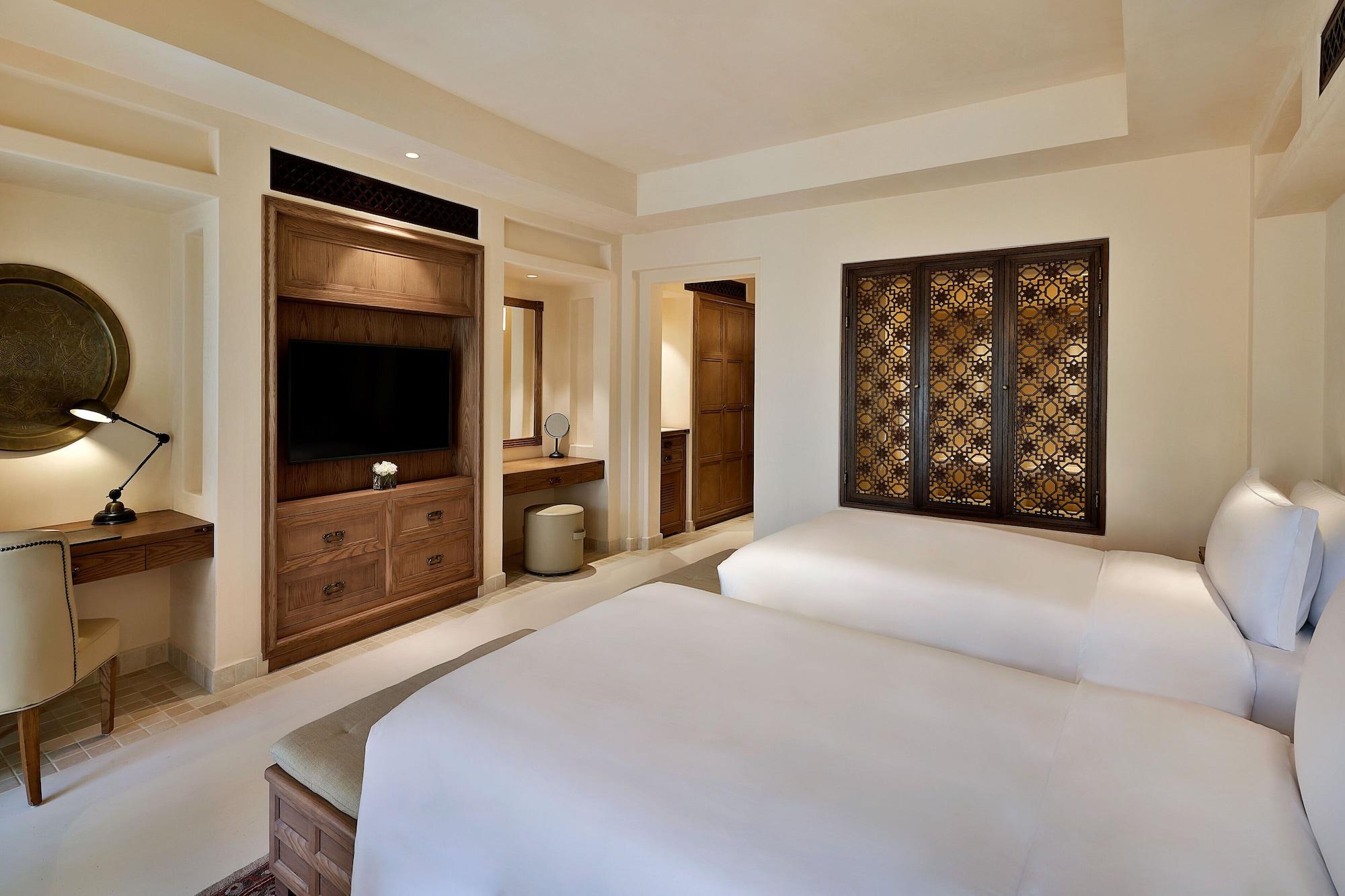 Resort Al Wathba, A Luxury Collection Desert & Spa,