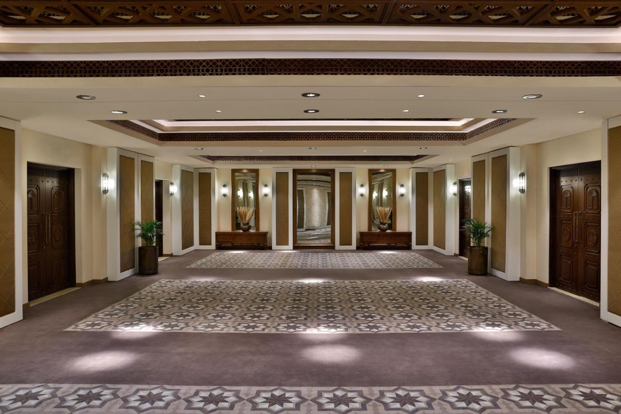 Al Wathba, A Luxury Collection Desert & Spa, Resort 5*