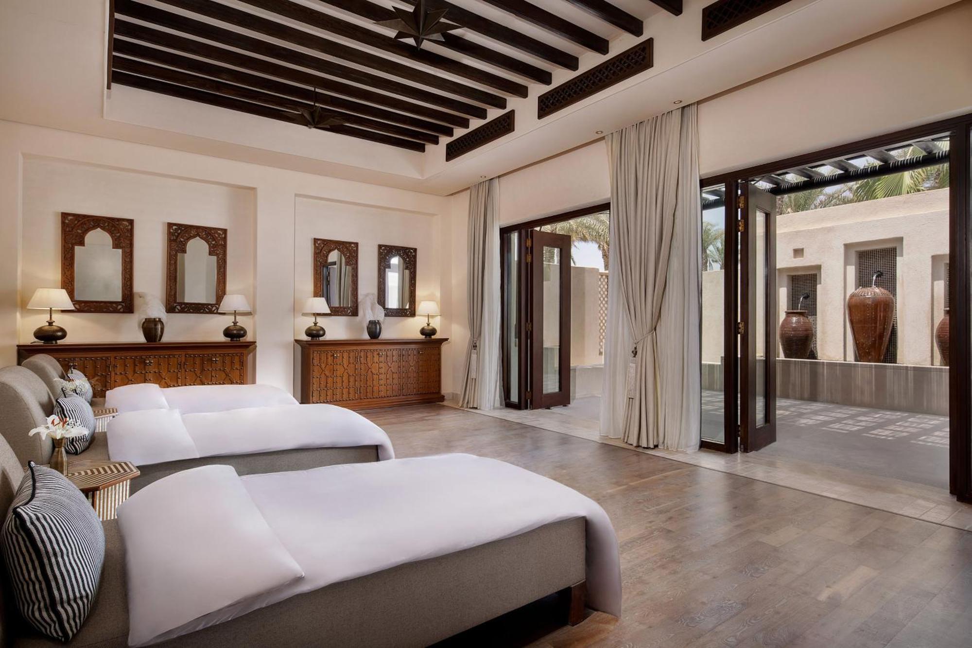Resort Al Wathba, A Luxury Collection Desert & Spa,